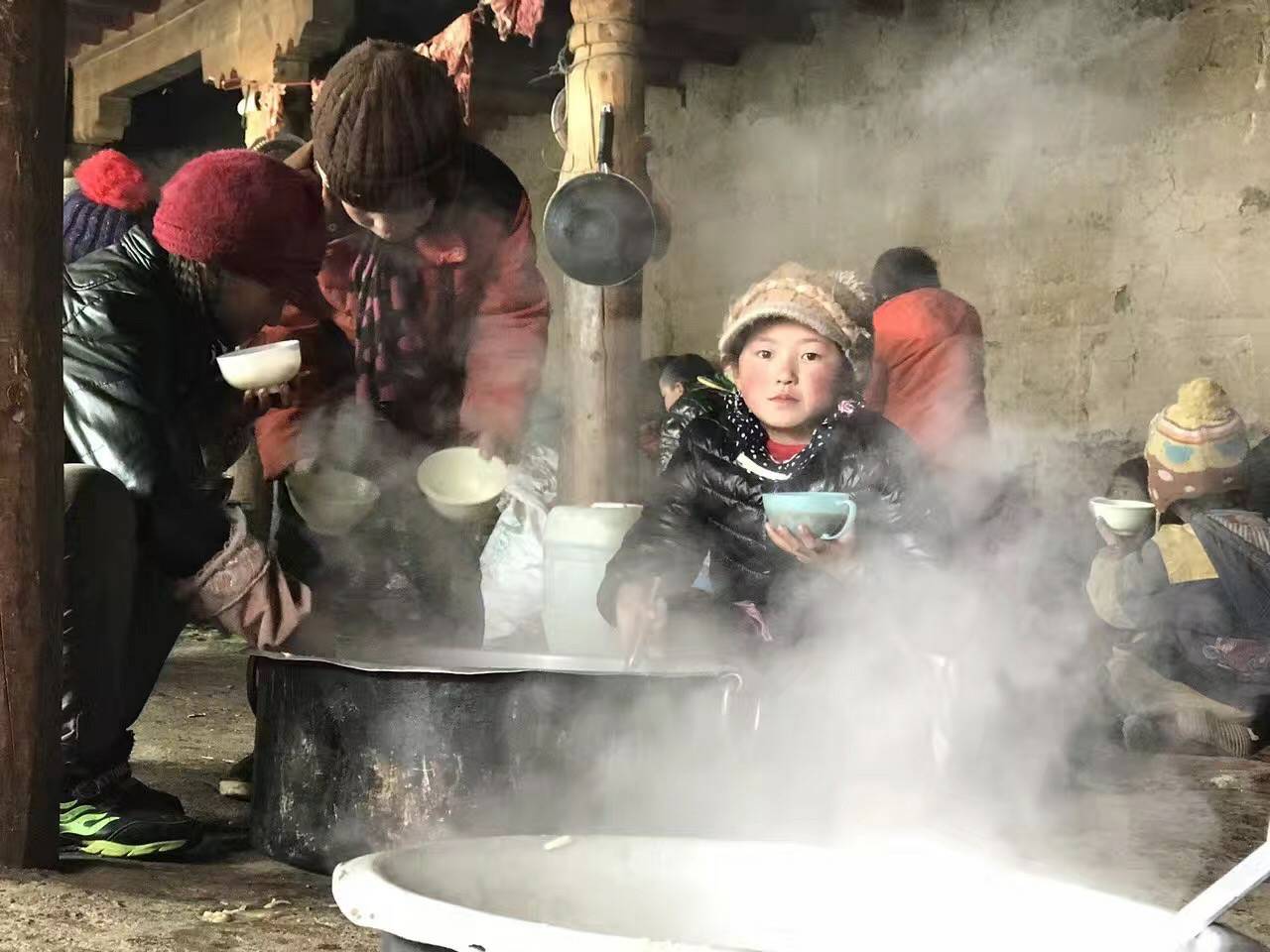 乐动体育·官方端网站-乐动体育(中国)公益回顾丨家国同欢月同圆 温暖满载甘孜州(图10) 乐动体育·官方端网站-乐动体育(中国)公益回顾丨家国同欢月同圆 温暖满载甘孜州(图10)